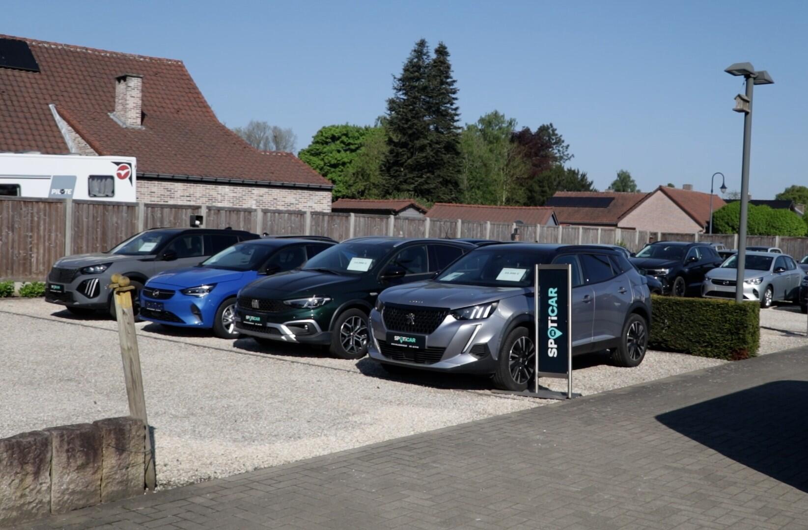 Multimerken-garage met een breed aanbod tweedehandswagens